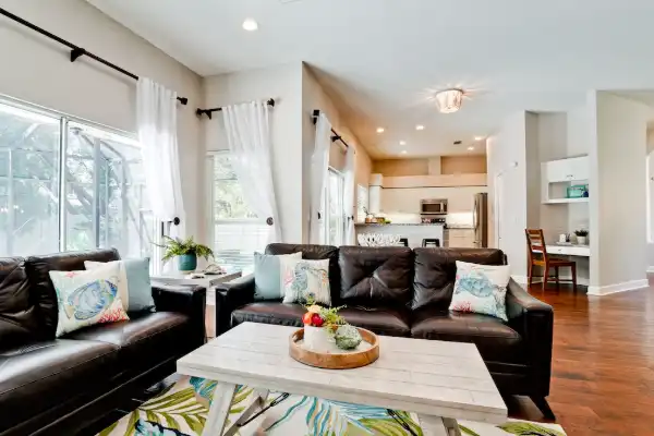 2f2e5cd8 08fd 4216 ad74 383021cec31e (1)